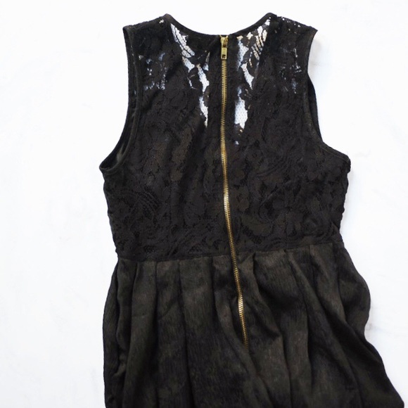 Black lace LBD US6 fits like a 0 - Picture 2 of 3